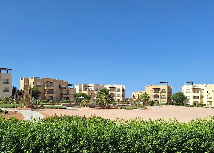 Waterside E 1-bedroom Ground Floor Sleeps 4 Persons