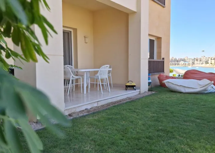 Waterside E 1-bedroom Ground Floor Sleeps 4 Persons *