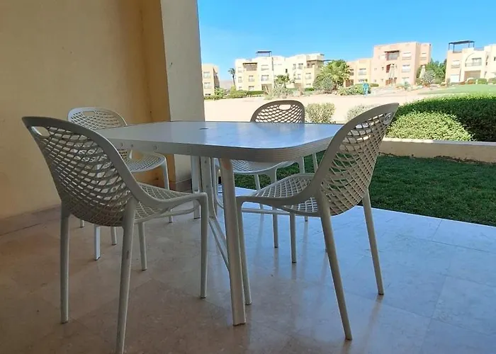 Waterside E 1-bedroom Ground Floor Sleeps 4 Persons *